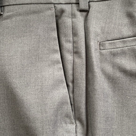 Kenneth Cole reaction dark grey Mens pans. Size 34” x 32” like new - Picture 3 of 7